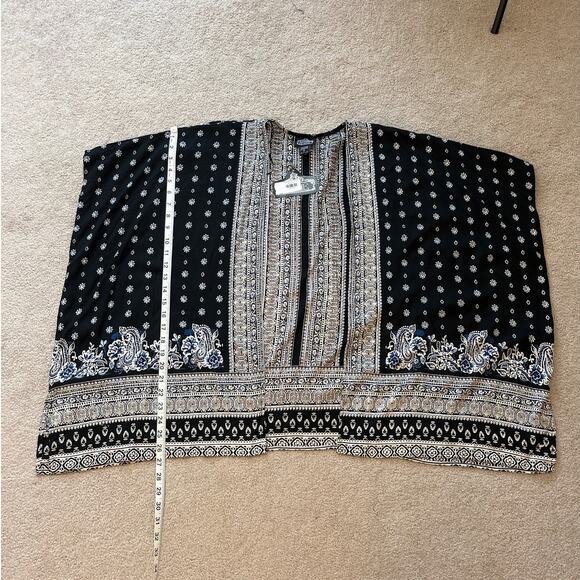 Angie Black White Bandana Print Kimono Sz Medium Boho Festival Beach Western NWT - Picture 6 of 6